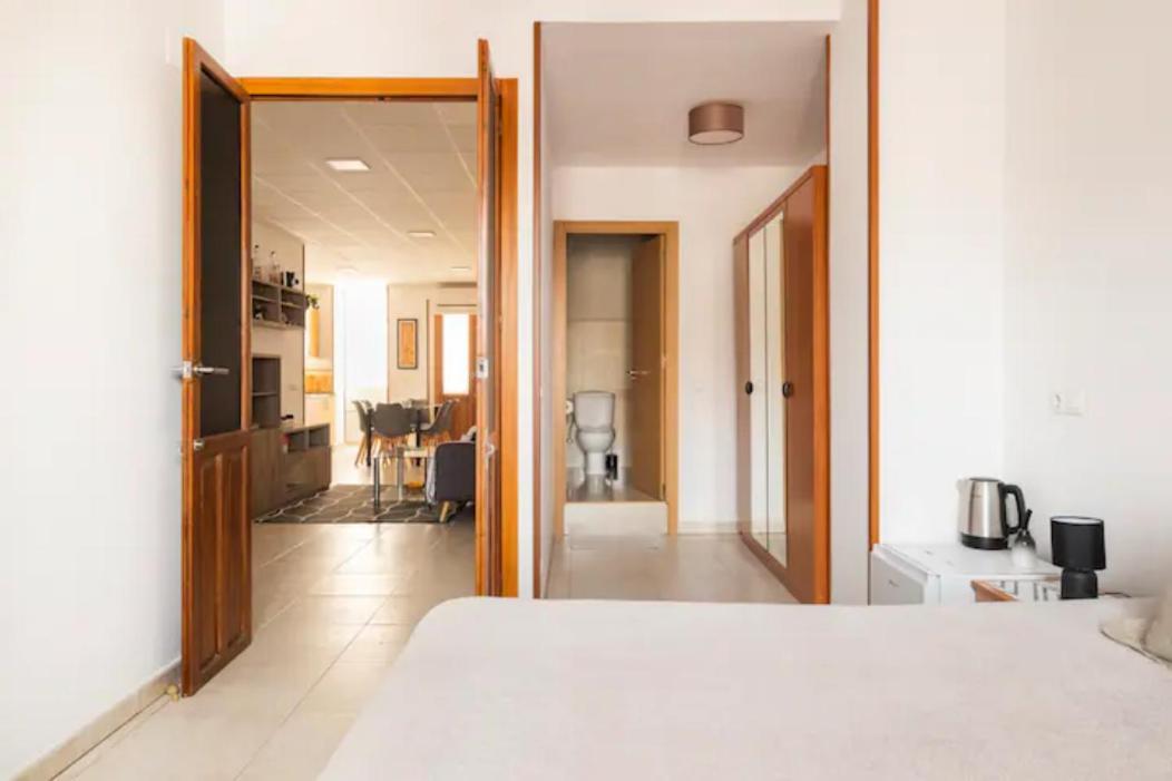 Room With Private Bathroom And Balcony Nearby The Mercado Central, Center And Beach Alicante Exterior photo