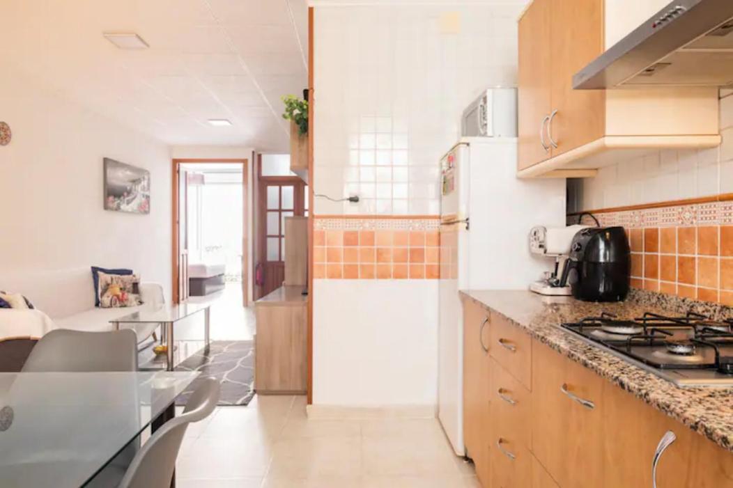 Room With Private Bathroom And Balcony Nearby The Mercado Central, Center And Beach Alicante Exterior photo