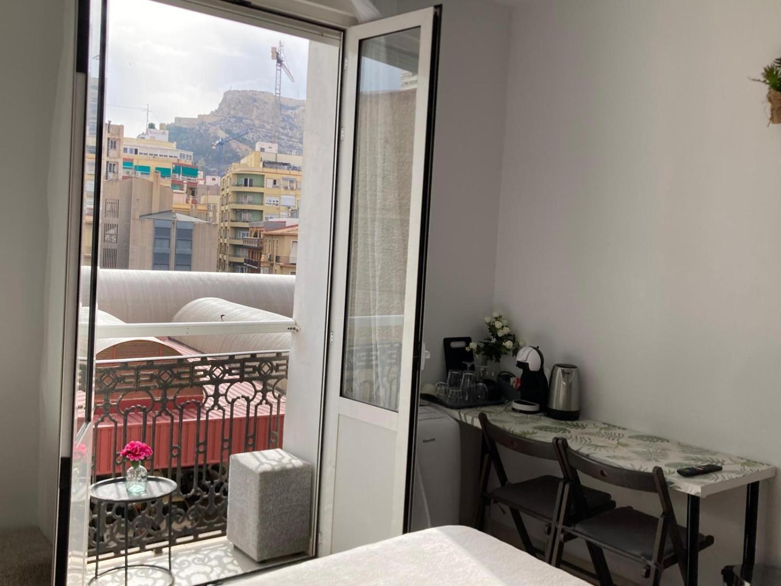 Room With Private Bathroom And Balcony Nearby The Mercado Central, Center And Beach Alicante Exterior photo